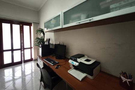 Casa para alugar com 287m², 4 quartos e 4 vagasEscritório