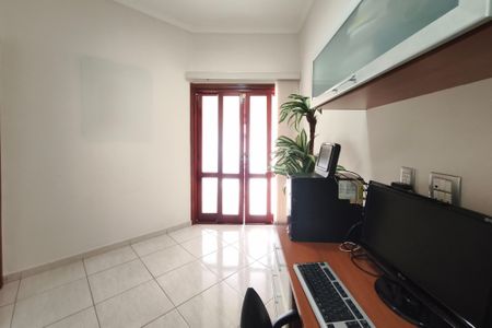 Casa para alugar com 287m², 4 quartos e 4 vagasEscritório