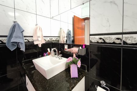 Casa para alugar com 287m², 4 quartos e 4 vagasBanheiro Suíte