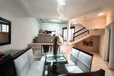 Casa para alugar com 287m², 4 quartos e 4 vagasSala de Jantar