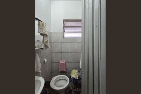 Casa à venda com 280m², 4 quartos e 10 vagas Casa à venda com 280m², 4 quartos e 10 vagasBanheiro de serviço