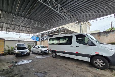 Casa à venda com 280m², 4 quartos e 10 vagas Casa à venda com 280m², 4 quartos e 10 vagasGaragem