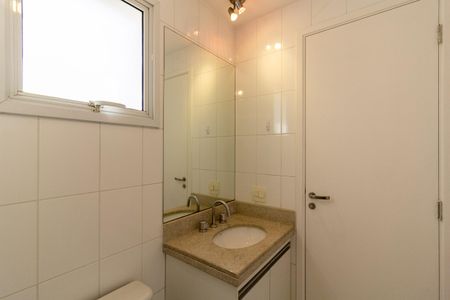 Apartamento para alugar com 138m², 3 quartos e 3 vagas Apartamento para alugar com 138m², 3 quartos e 3 vagasBanheiro da Suíte 2