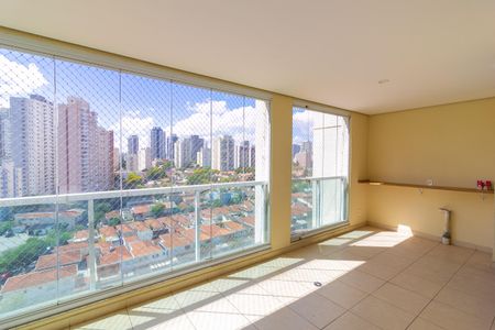 Apartamento para alugar com 138m², 3 quartos e 3 vagas Apartamento para alugar com 138m², 3 quartos e 3 vagasVaranda