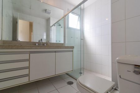 Apartamento para alugar com 138m², 3 quartos e 3 vagas Apartamento para alugar com 138m², 3 quartos e 3 vagasBanheiro da Suíte 1