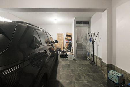 Casa à venda com 180m², 2 quartos e 2 vagas Casa à venda com 180m², 2 quartos e 2 vagasGaragem