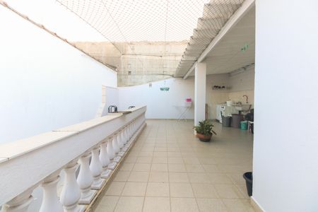 Casa à venda com 180m², 2 quartos e 2 vagas Casa à venda com 180m², 2 quartos e 2 vagasTerraço