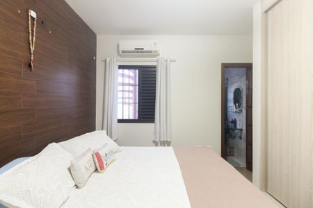 Casa à venda com 180m², 2 quartos e 2 vagas Casa à venda com 180m², 2 quartos e 2 vagasSuíte 1