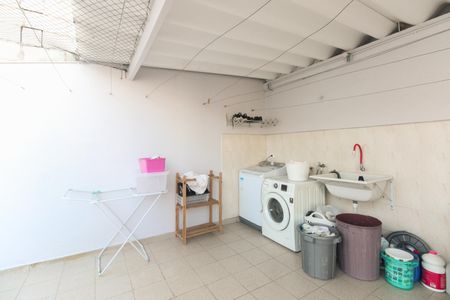 Casa à venda com 180m², 2 quartos e 2 vagas Casa à venda com 180m², 2 quartos e 2 vagasÁrea de Serviço