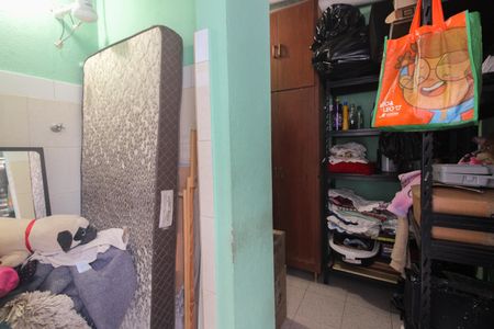 Casa à venda com 180m², 2 quartos e 2 vagas Casa à venda com 180m², 2 quartos e 2 vagasÁrea de Serviço - Quarto e Banheiro de Serviço