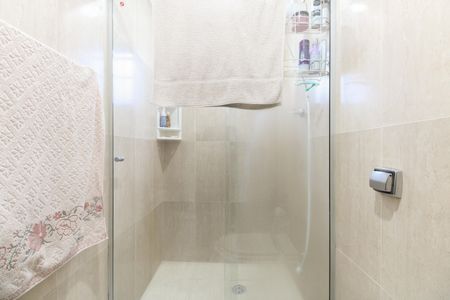 Casa à venda com 180m², 2 quartos e 2 vagas Casa à venda com 180m², 2 quartos e 2 vagasBanheiro - Suíte 2