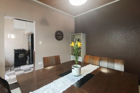 Casa à venda com 180m², 2 quartos e 2 vagas Casa à venda com 180m², 2 quartos e 2 vagasSala de Jantar