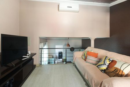 Casa à venda com 180m², 2 quartos e 2 vagas Casa à venda com 180m², 2 quartos e 2 vagasSala