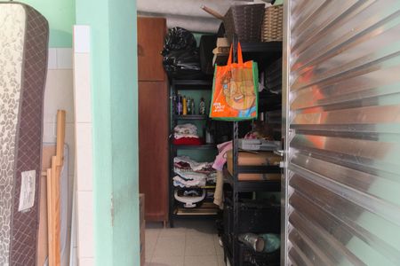 Casa à venda com 180m², 2 quartos e 2 vagas Casa à venda com 180m², 2 quartos e 2 vagasÁrea de Serviço - Quarto e Banheiro de Serviço