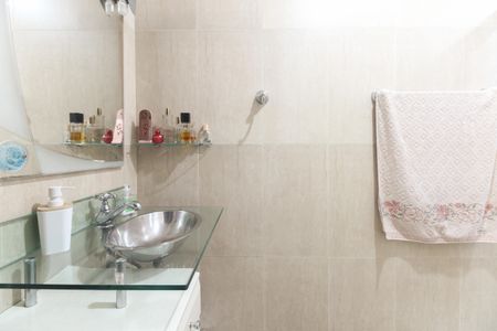 Casa à venda com 180m², 2 quartos e 2 vagas Casa à venda com 180m², 2 quartos e 2 vagasBanheiro - Suíte 2