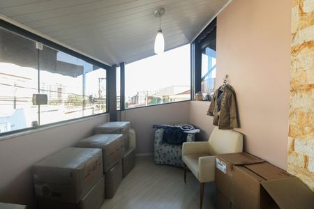 Casa à venda com 180m², 2 quartos e 2 vagas Casa à venda com 180m², 2 quartos e 2 vagasVaranda - Sala