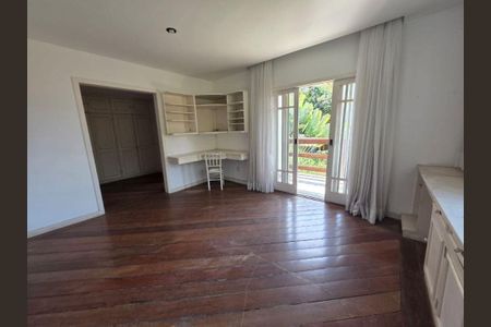 Casa à venda com 3 quartos, 520m² em Itaipu, Niterói