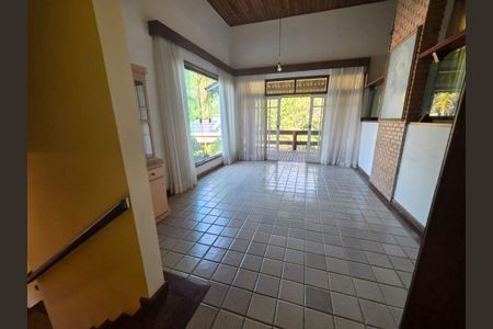 Casa à venda com 3 quartos, 520m² em Itaipu, Niterói
