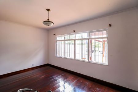 Casa para alugar com 132m², 3 quartos e 2 vagasSala