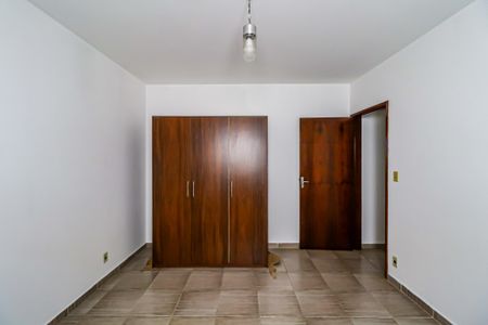 Casa para alugar com 132m², 3 quartos e 2 vagasQuarto 2