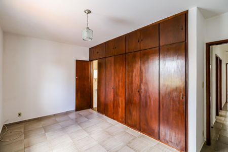 Casa para alugar com 132m², 3 quartos e 2 vagasSuíte 