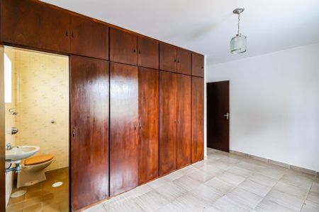 Casa para alugar com 132m², 3 quartos e 2 vagasSuíte 