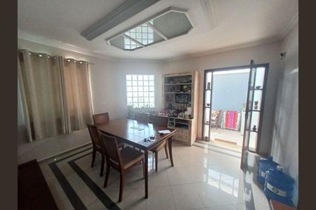 Casa à venda com 3 quartos, 140m² em Vila Bastos, Santo André