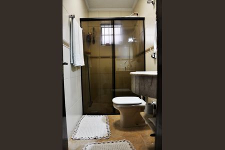 Casa para alugar com 235m², 3 quartos e 2 vagasBanheiro Social