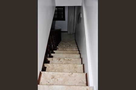Detalhe - Escada Quartos de casa para alugar com 3 quartos, 235m² em Vila Pirituba, São Paulo