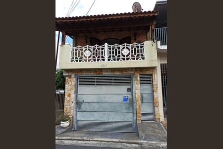 Casa para alugar com 235m², 3 quartos e 2 vagasFachada