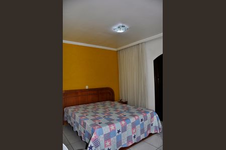 Casa para alugar com 235m², 3 quartos e 2 vagasSuíte