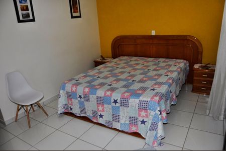 Casa para alugar com 235m², 3 quartos e 2 vagasSuíte