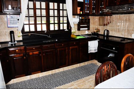 Casa para alugar com 235m², 3 quartos e 2 vagasCozinha