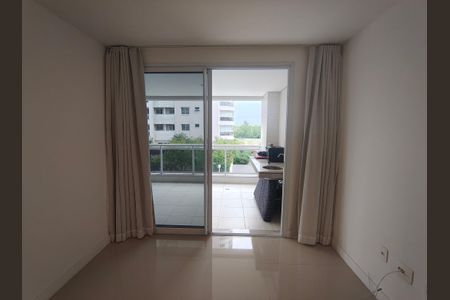 Sala de apartamento para alugar com 2 quartos, 85m² em Barra da Tijuca, Rio de Janeiro