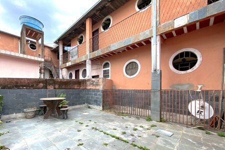 Casa para alugar com 400m², 4 quartos e 2 vagas Casa para alugar com 400m², 4 quartos e 2 vagasQuintal