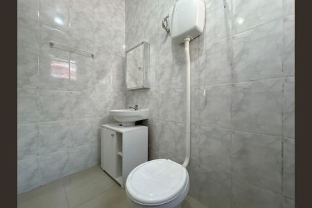 Casa à venda com 163m², 3 quartos e 2 vagas Casa à venda com 163m², 3 quartos e 2 vagasBanheiro Social