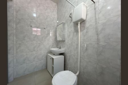 Casa à venda com 163m², 3 quartos e 2 vagas Casa à venda com 163m², 3 quartos e 2 vagasBanheiro Social