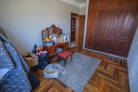 Apartamento à venda com 224m², 5 quartos e 3 vagasquarto 2