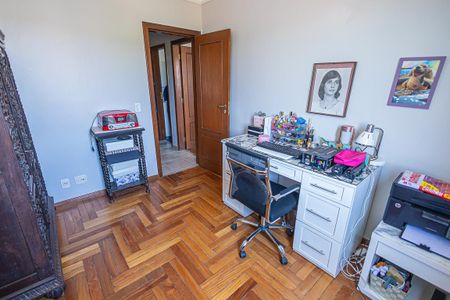 Apartamento à venda com 224m², 5 quartos e 3 vagasquarto 3