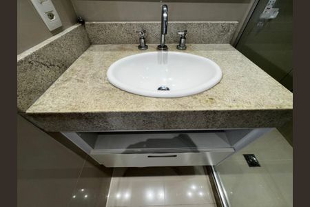 Apartamento à venda com 192m², 4 quartos e 3 vagas Apartamento à venda com 192m², 4 quartos e 3 vagasSuíte 3 - Banheiro