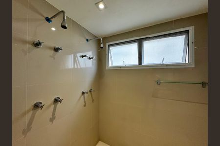 Apartamento à venda com 192m², 4 quartos e 3 vagas Apartamento à venda com 192m², 4 quartos e 3 vagasSuíte 1 - Banheiro