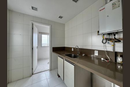 Apartamento à venda com 192m², 4 quartos e 3 vagas Apartamento à venda com 192m², 4 quartos e 3 vagasCozinha e Área de Serviço