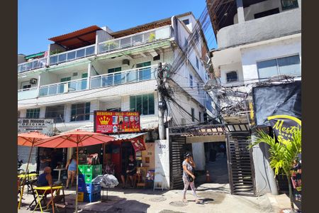 Apartamento à venda com 40m², 2 quartos e sem vaga Apartamento à venda com 40m², 2 quartos e sem vagaFachada