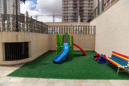 Apartamento à venda com 86m², 2 quartos e 1 vaga Apartamento à venda com 86m², 2 quartos e 1 vagaPlayground