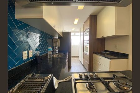 Apartamento à venda com 86m², 2 quartos e 1 vaga Apartamento à venda com 86m², 2 quartos e 1 vagaCozinha e Área de Serviço