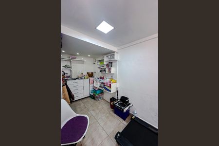 Casa à venda com 180m², 2 quartos e 2 vagasQuarto de Serviço