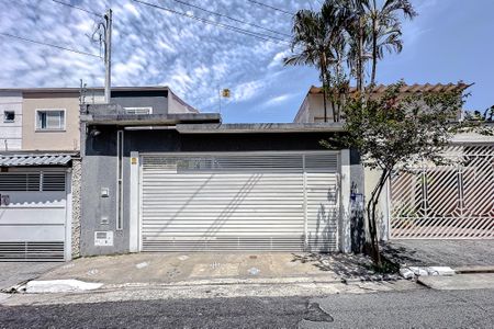 Casa à venda com 180m², 2 quartos e 2 vagasFachada