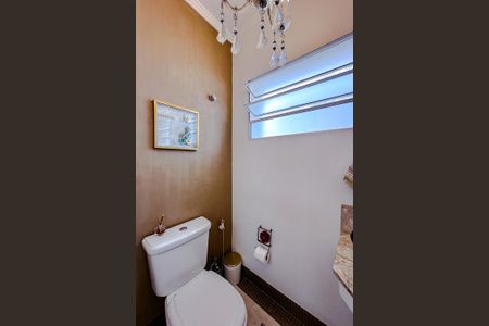 Casa à venda com 180m², 2 quartos e 2 vagasLavabo