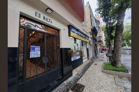 Apartamento à venda com 38m², 1 quarto e sem vaga Apartamento à venda com 38m², 1 quarto e sem vagaPlaca