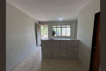 Sala e cozinha  de apartamento para alugar com 1 quarto, 60m² em Eqnn 5/7, Brasília